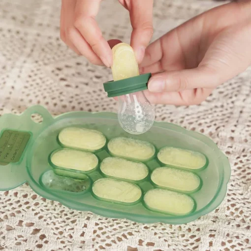 Haakaa Flower Fresh Food Feeder & Cover Set